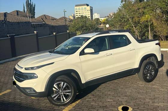 FIAT TORO 2.0 16V TURBO DIESEL FREEDOM 4WD AT9 FIAT TORO 2.0 16V TURBO DIESEL FREEDOM 4WD AT9